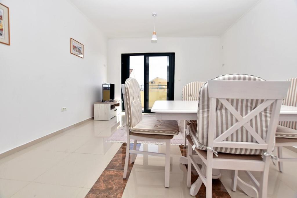 Appartement Jednosoban Stan Milinic à Herceg Novi Extérieur photo
