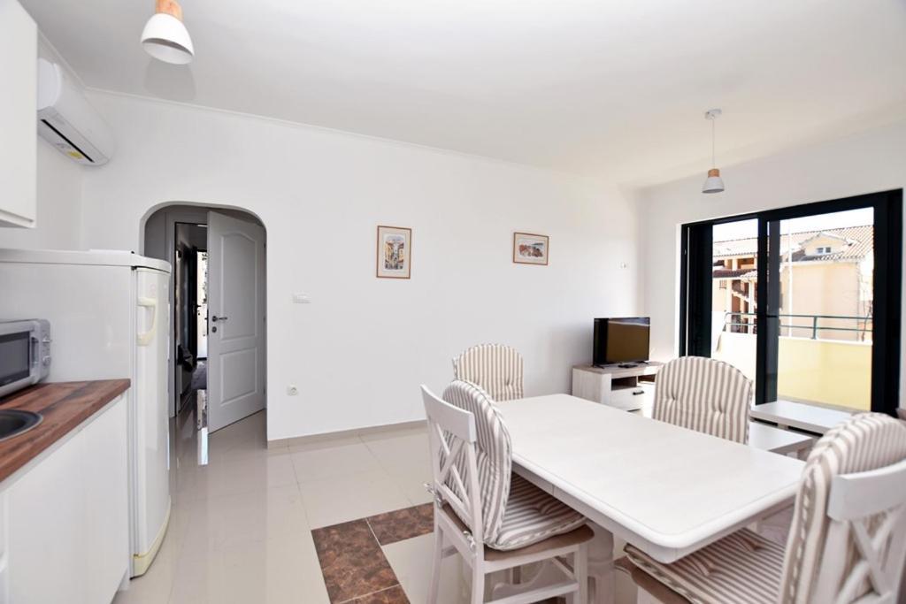 Appartement Jednosoban Stan Milinic à Herceg Novi Extérieur photo