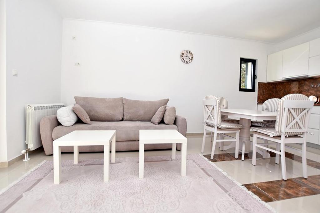 Appartement Jednosoban Stan Milinic à Herceg Novi Extérieur photo
